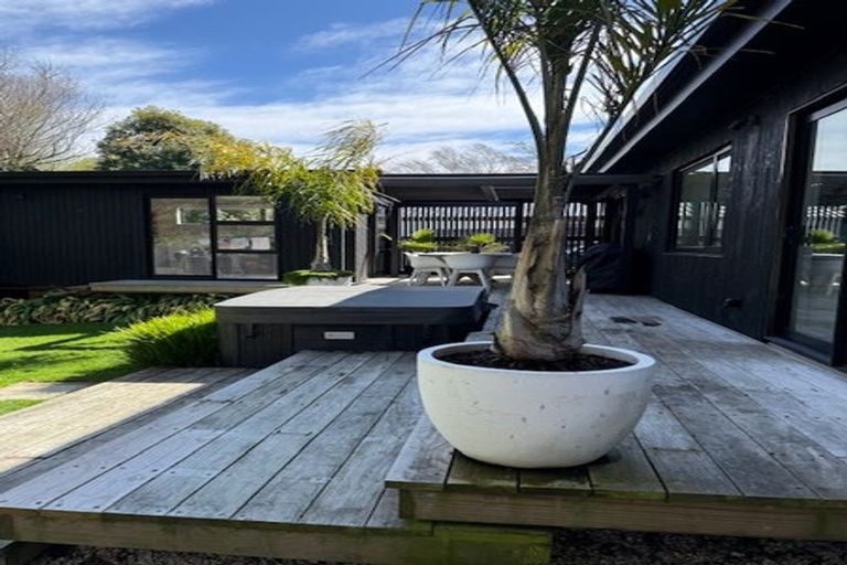 Photo of property in 95a Harris Crescent, Papanui, Christchurch, 8053