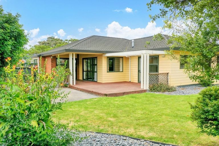 Photo of property in 7 Edgewater Grove, Whakatane, 3120