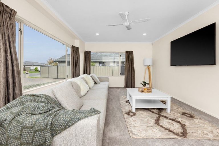 Photo of property in 13 Flemington Place, Taradale, Napier, 4112