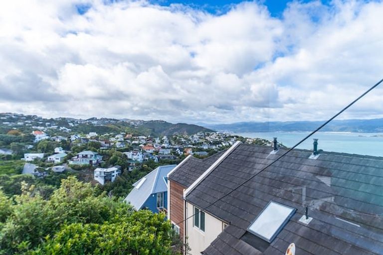 Photo of property in 94 Nicholson Road, Khandallah, Wellington, 6035