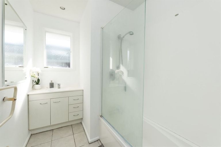 Photo of property in 1/128 Halswell Road, Hillmorton, Christchurch, 8025