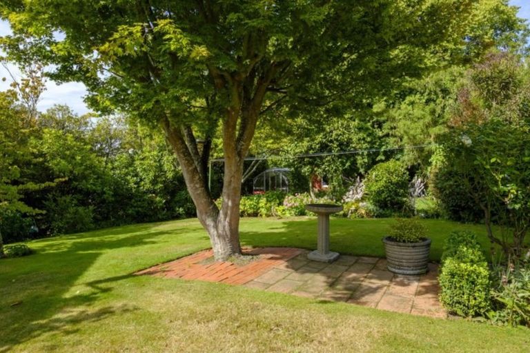 Photo of property in 142 Eglinton Road, Mornington, Dunedin, 9011