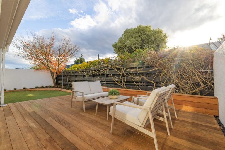 Photo of property in 2/212 Springfield Road, St Albans, Christchurch, 8014