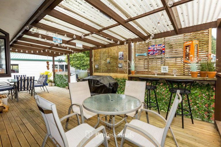 Photo of property in 11 Monarch Grove, Maoribank, Upper Hutt, 5018