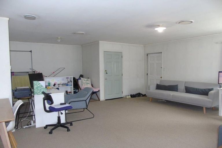 Photo of property in 1 Takatimu Way, Johnsonville, Wellington, 6037