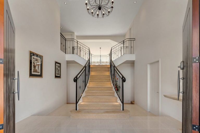 Photo of property in 39 Armstrong Farm Drive, East Tamaki Heights, Auckland, 2016