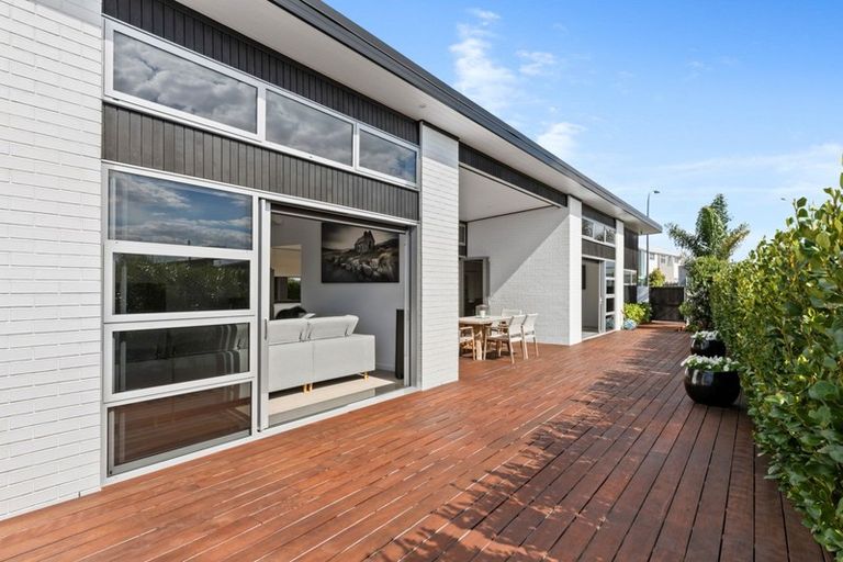 Photo of property in 2 Makura Drive, Papamoa Beach, Papamoa, 3118