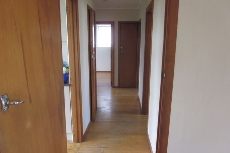 Photo of property in 13 Woodall Place, Totara Vale, Auckland, 0627