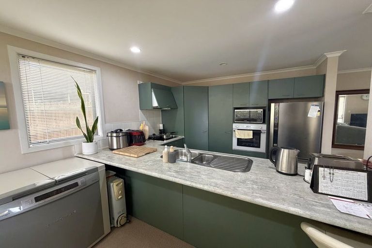 Photo of property in 29 Samara Place, Clendon Park, Auckland, 2103