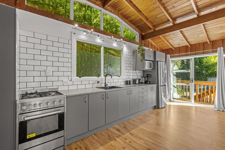 Photo of property in 1a Cross Street, Raglan, 3225