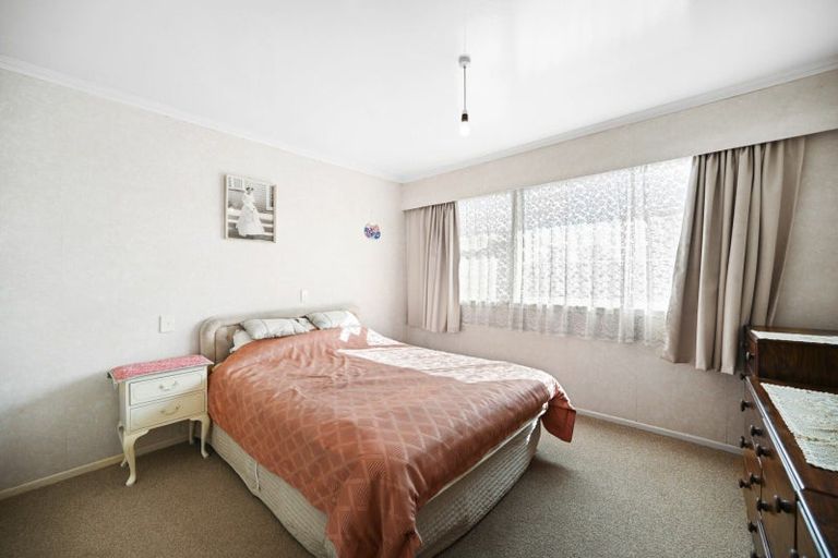 Photo of property in 2 Guy Place, Melville, Hamilton, 3206