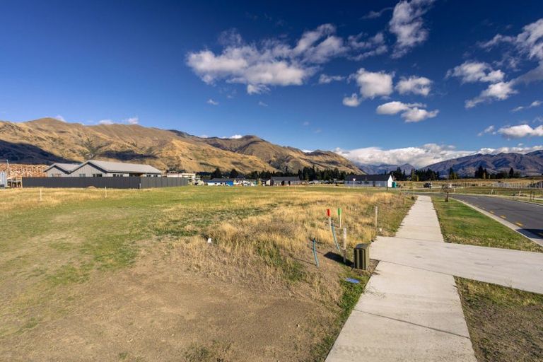 Photo of property in 13 Simpson Crescent, Wanaka, 9305