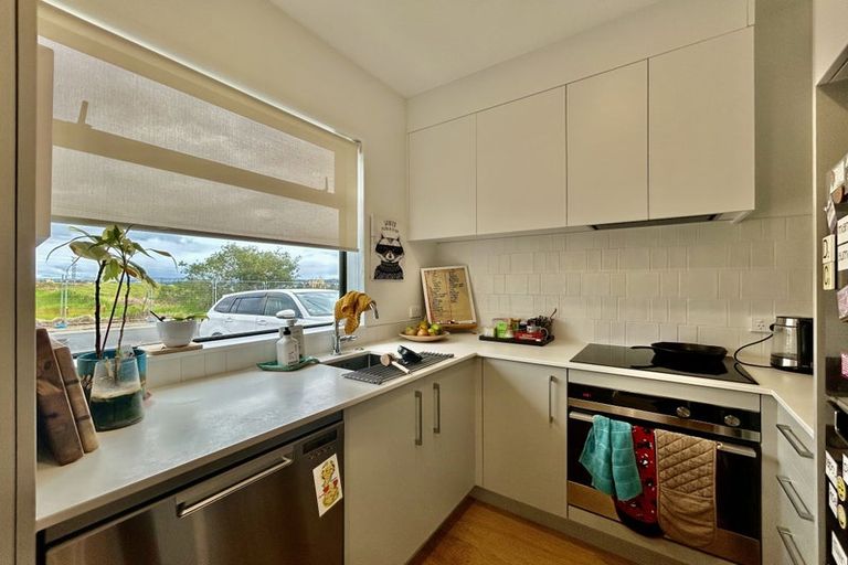 Photo of property in 1a Lowe Street, Belmont, Auckland, 0622