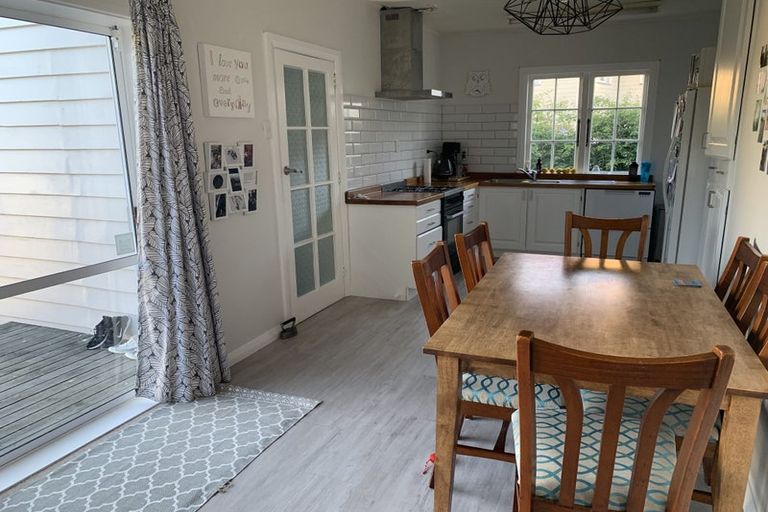 Photo of property in 16 York Street, Moera, Lower Hutt, 5010