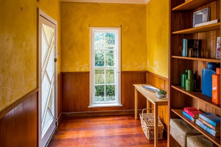 Photo of property in 147 Muritai Road, Eastbourne, Lower Hutt, 5013