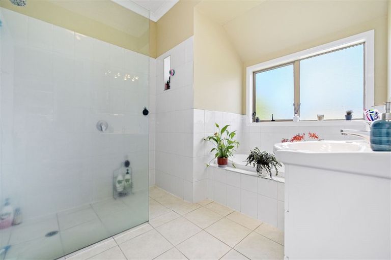 Photo of property in 14 Alison Street, Hamilton Lake, Hamilton, 3204