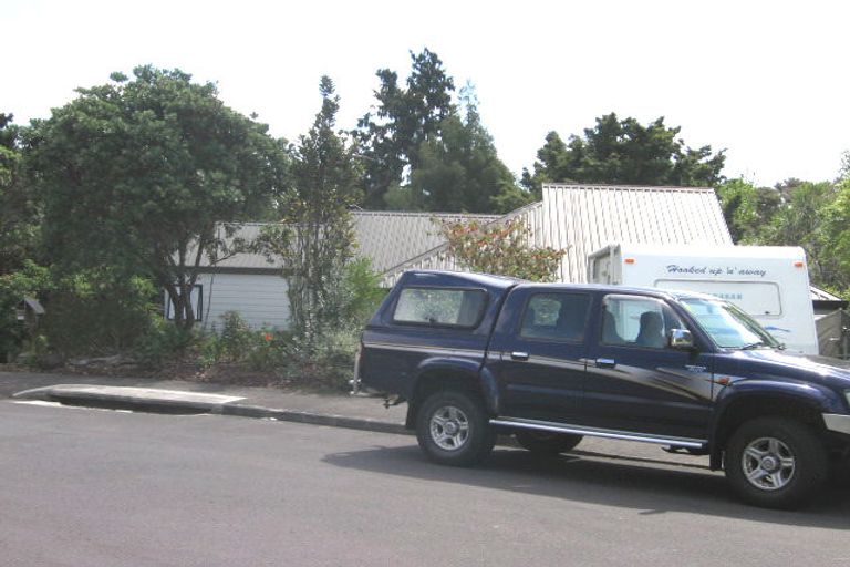 Photo of property in 7 Emery Grove, Bayview, Auckland, 0629