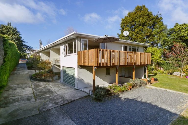 Photo of property in 17 Kereru Street, Two Mile Bay, Taupo, 3330