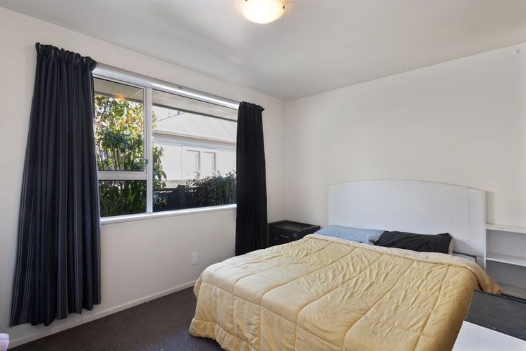 Photo of property in 2/64 Crofton Road, Harewood, Christchurch, 8051