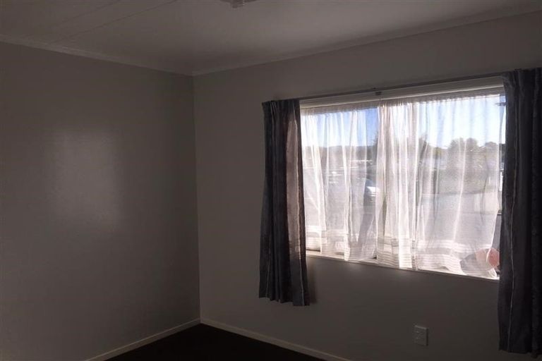 Photo of property in 2/195 Rathgar Road, Henderson, Auckland, 0610