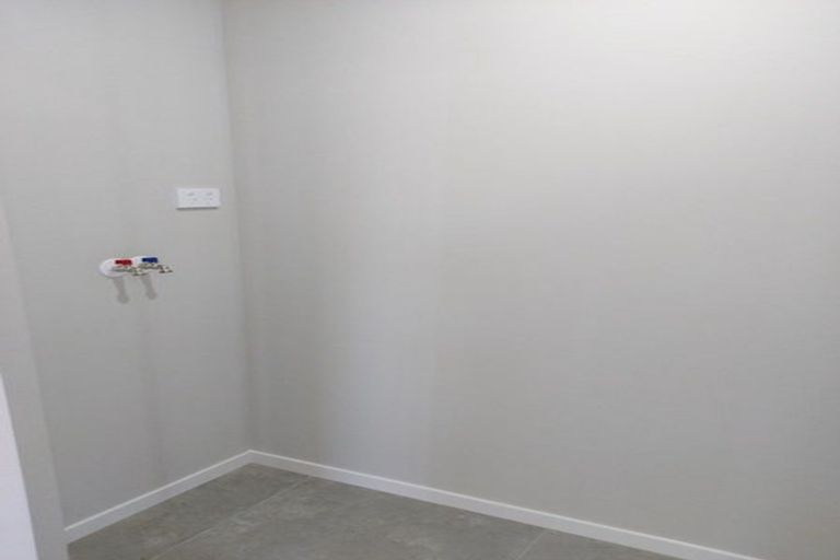 Photo of property in 1/30 West Coast Road, Glen Eden, Auckland, 0602