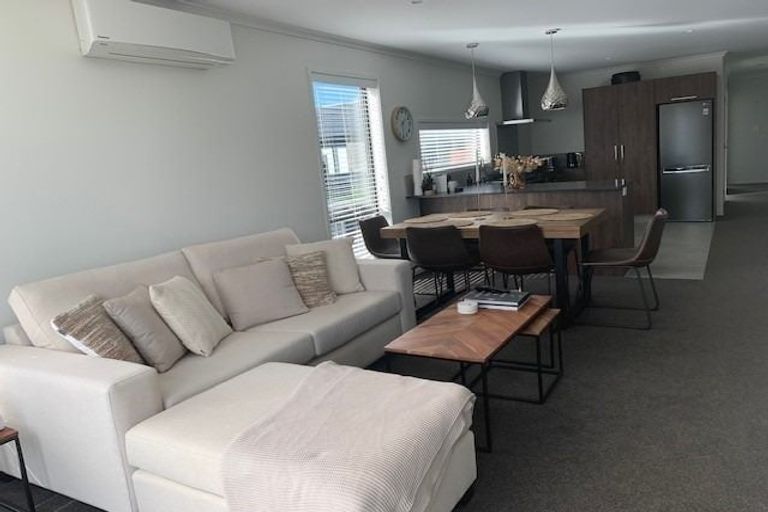 Photo of property in 51 Crown Street, Papamoa, 3118