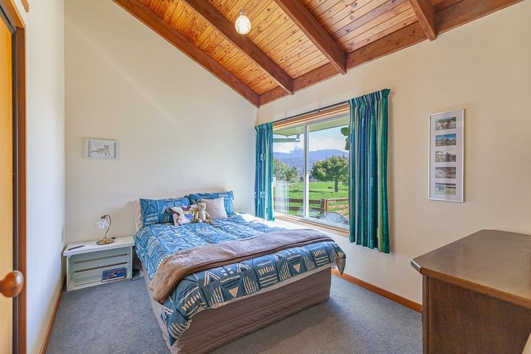 Photo of property in 70 Central Takaka Road, Takaka, 7183