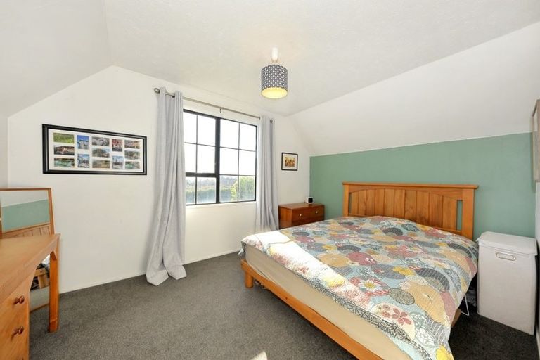 Photo of property in 28 Mauger Drive, Heathcote Valley, Christchurch, 8022