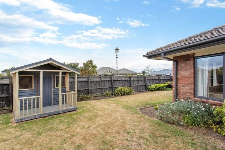 Photo of property in 6 Hawkins Place, Rangiora, 7400