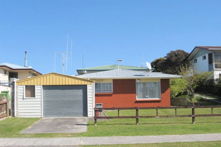 Photo of property in 2/5 Percy Road, Papamoa Beach, Papamoa, 3118