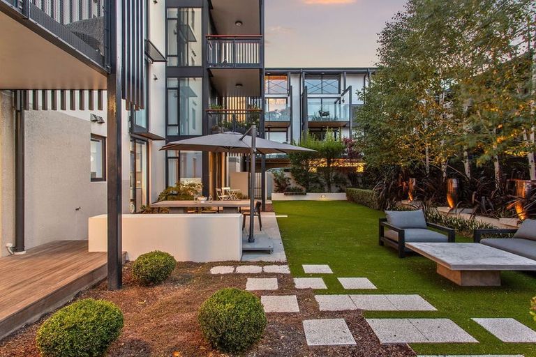 Photo of property in 1/50 Kilmore Street, Christchurch Central, Christchurch, 8013