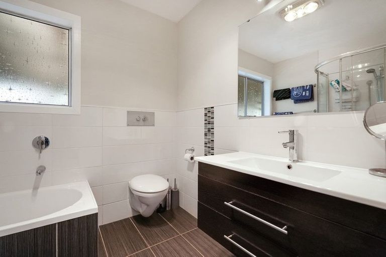 Photo of property in 1/17a Tawa Road, Te Atatu Peninsula, Auckland, 0610