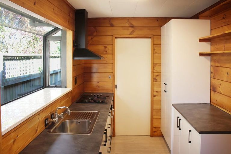 Photo of property in 1/74 Aorangi Road, Bryndwr, Christchurch, 8053