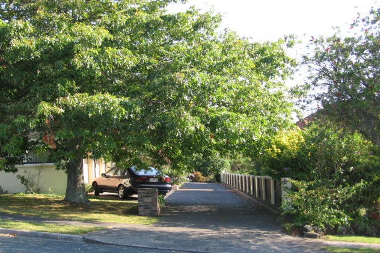 Photo of property in 1/105 John Downs Drive, Browns Bay, Auckland, 0630