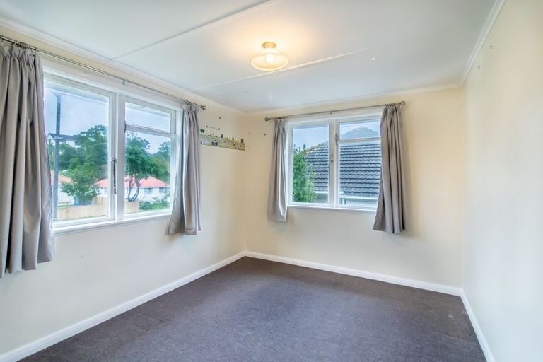 Photo of property in 104 Mckillop Street, Ranui, Porirua, 5024
