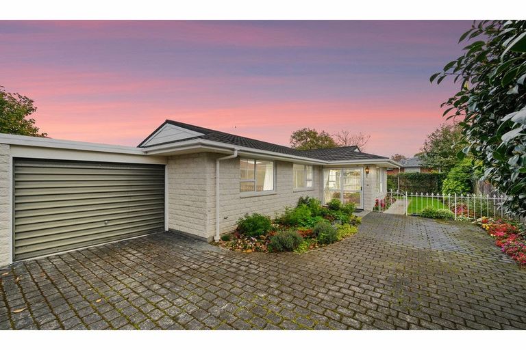 Photo of property in 2/9 Nortons Road, Avonhead, Christchurch, 8042