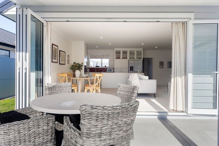 Photo of property in 22 Ruge Court, Cambridge, 3434