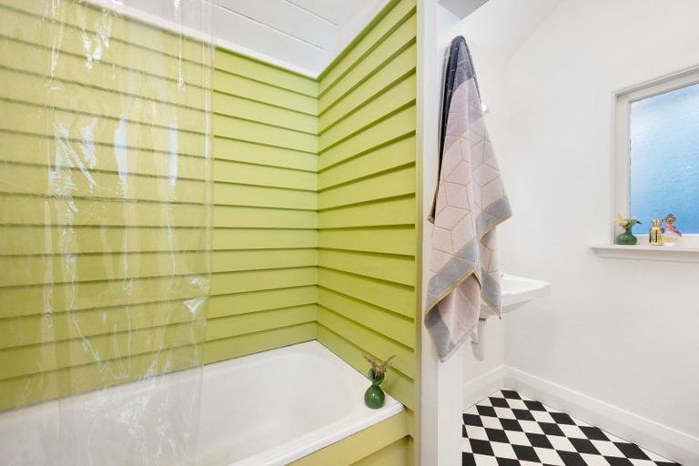 Photo of property in 20 Jackson Street, Island Bay, Wellington, 6023