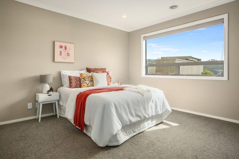Photo of property in 15 Sue Dow Lane, Aotea, Porirua, 5024