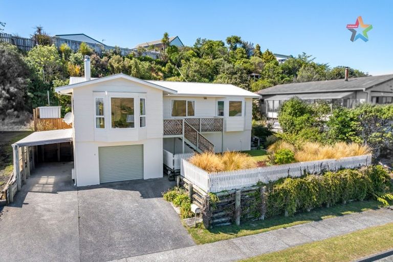 Photo of property in 4 Tarras Grove, Kelson, Lower Hutt, 5010