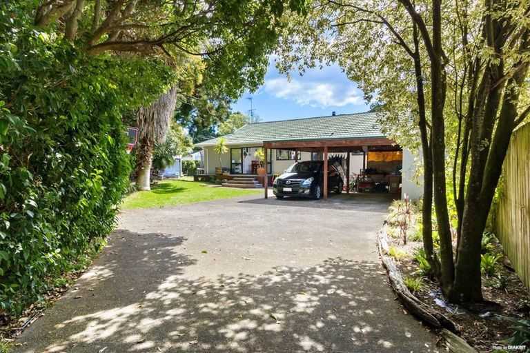 Photo of property in 52a Woodside Road, Massey, Auckland, 0614