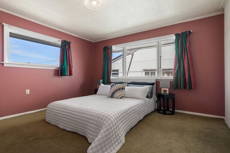 Photo of property in 11 Daniels Road, Redwood, Christchurch, 8051