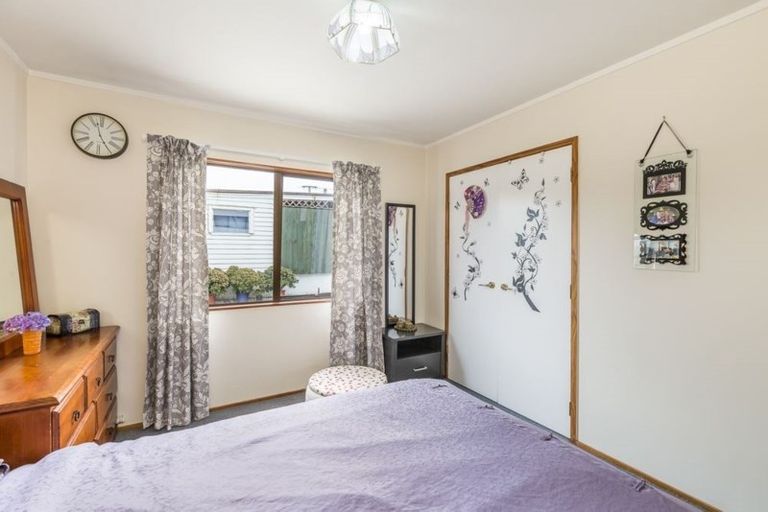 Photo of property in 2/233 Birkdale Road, Birkdale, Auckland, 0626