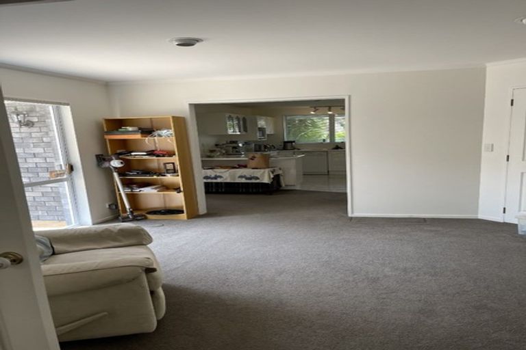 Photo of property in 69 Marina View Drive, West Harbour, Auckland, 0618