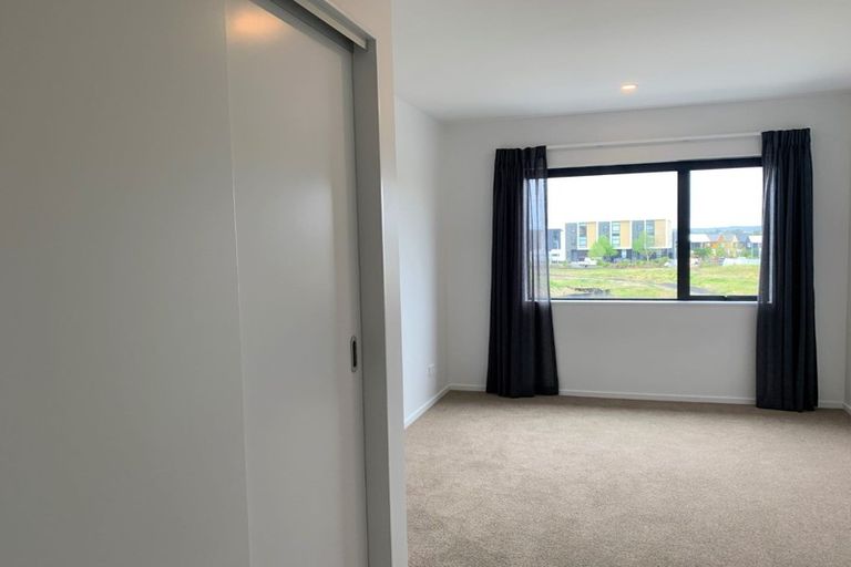 Photo of property in 35 Peihana Road, Hobsonville, Auckland, 0616