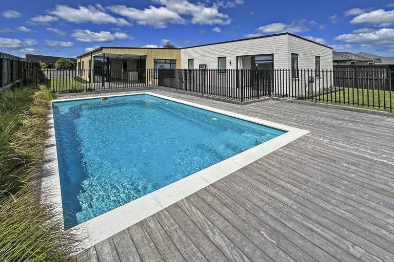 Photo of property in 36 Breton Drive, Waipu, 0510
