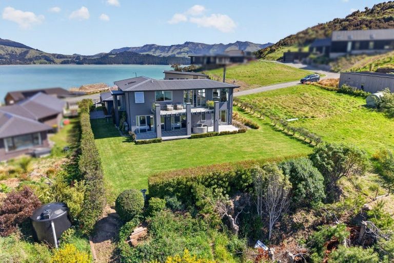 Photo of property in 11 Kaioruru Lane, Charteris Bay, Lyttelton, 8971