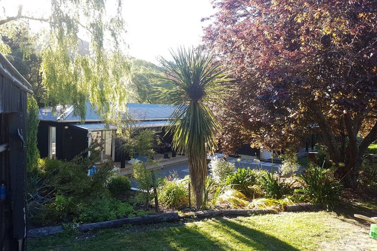 Photo of property in 1327 Hinakura Road, Hinakura, Martinborough, 5784