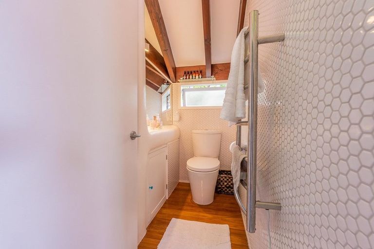 Photo of property in 12 Carlisle Road, Browns Bay, Auckland, 0630