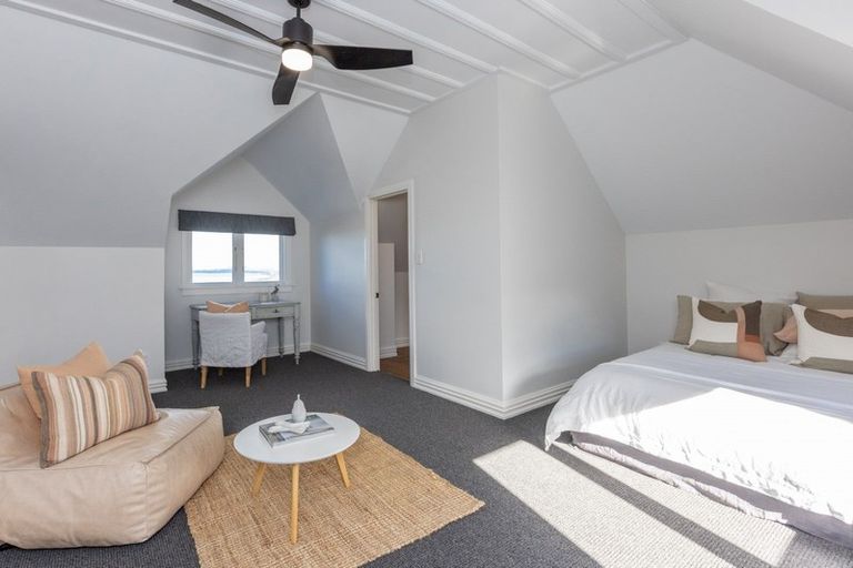 Photo of property in 10 Cobden Road, Bluff Hill, Napier, 4110